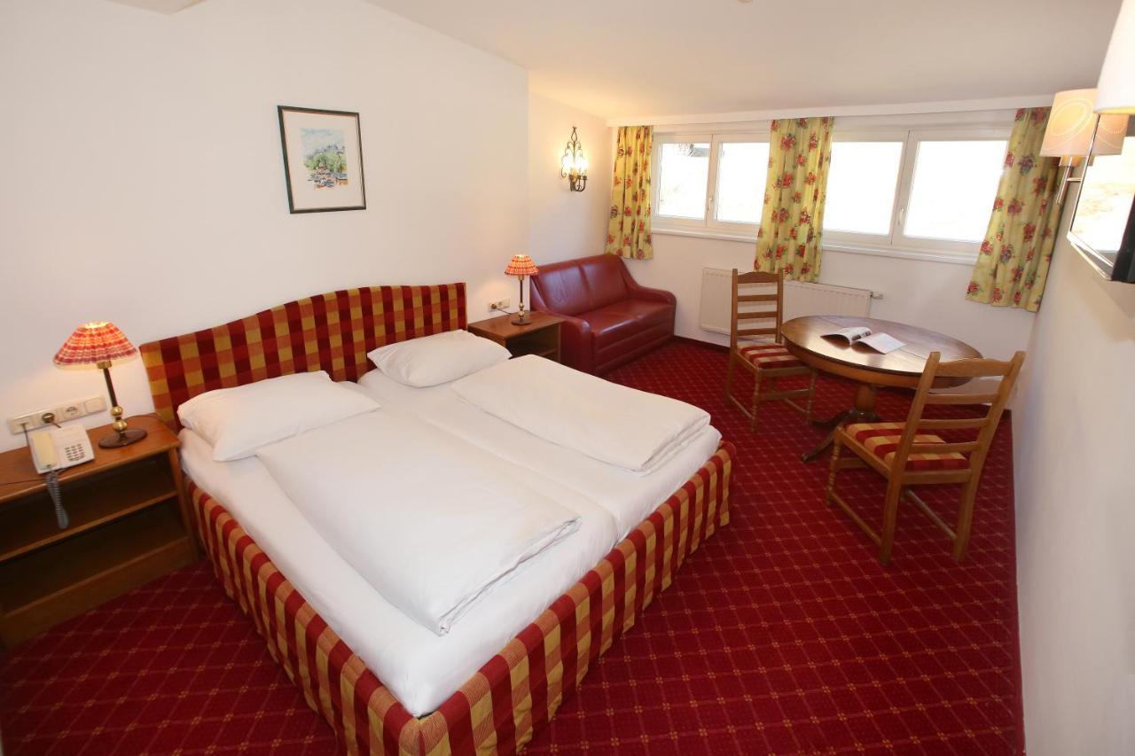 Hotel Lukashansl Hundsdorf  外观 照片